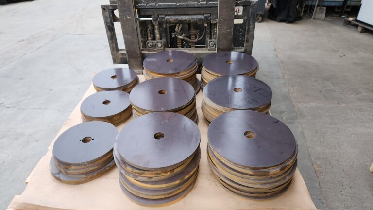 Weld on steel flanges